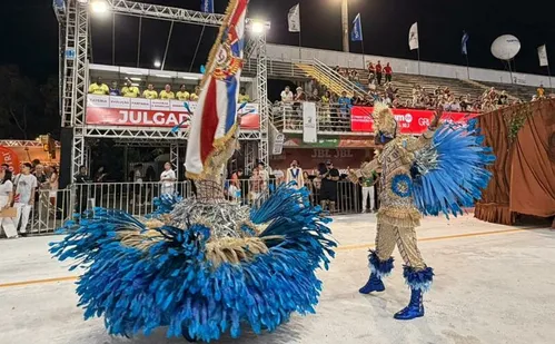 
          Imagem ilustrativa da imagem Sinal verde para a folia: Pega no Samba abre desfiles do Grupo Especial
          