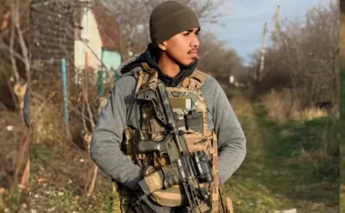 
          Imagem ilustrativa da imagem Soldado brasileiro morre durante ataque em Guerra na Ucrânia, diz família
          