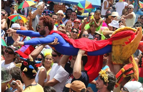 
          Imagem ilustrativa da imagem Som no Carnaval de Olinda: entenda o que pode e o que não pode em 2026
          
