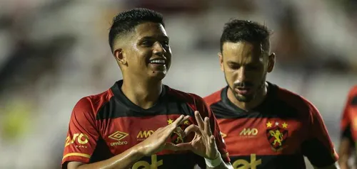 
          Imagem ilustrativa da imagem Sport bate o Retrô nos Aflitos e larga na frente por vaga na final do Pernambucano
          