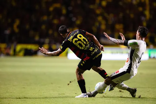 
          Imagem ilustrativa da imagem Sport cai na Ilha: Athletic-MG vence por 3 a 1 e elimina o Leão da Copa do Brasil
          