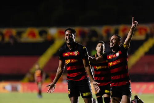 
          Imagem ilustrativa da imagem Sport vence Retrô na Ilha do Retiro e mantém invencibilidade na Copa do Nordeste
          