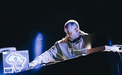 
          Imagem ilustrativa da imagem Sucessos de Victor e Leo neste sábado em Vitória
          