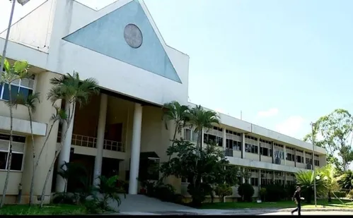 
          Imagem ilustrativa da imagem Suspeito é baleado por vigilante durante tentativa de roubo no Ifes de Colatina
          