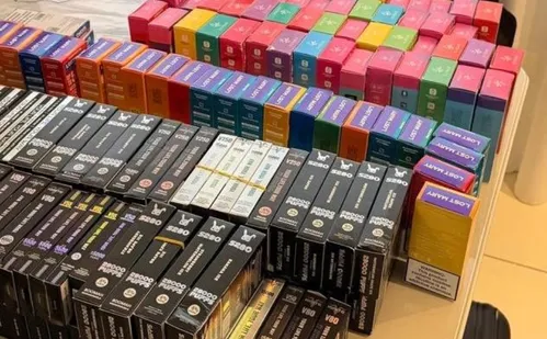 
          Imagem ilustrativa da imagem Suspeito é preso com mais de 200 cigarros eletrônicos no Noroeste do ES
          