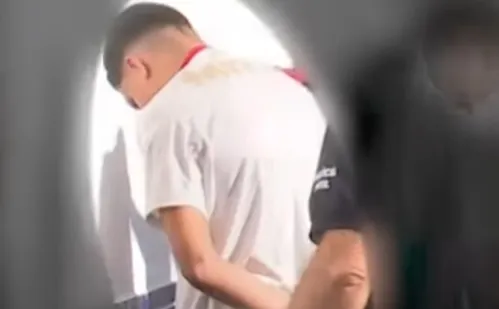 
          Imagem ilustrativa da imagem Suspeito é preso por agredir ex-companheira e mantê-la em cárcere privado na Serra
          