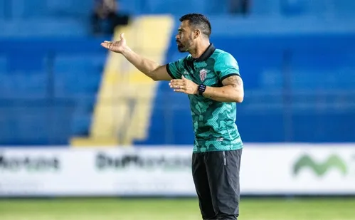 
          Imagem ilustrativa da imagem Técnico do Serra lamenta: "Gostaria que o jogo da volta fosse no Robertão"
          