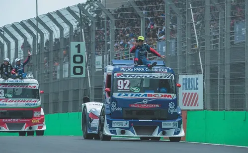 
          Imagem ilustrativa da imagem Temporada 2026 da Copa Truck começa neste domingo
          