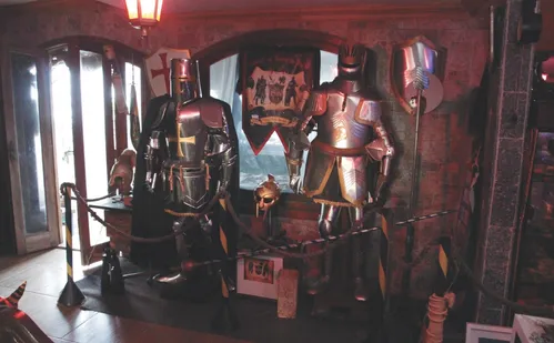 
          Imagem ilustrativa da imagem Torres e passagens secretas em castelo na Barra do Jucu
          