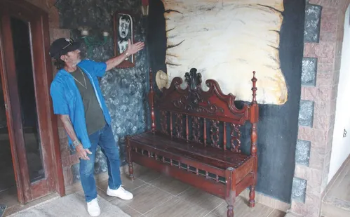 
          Imagem ilustrativa da imagem Torres e passagens secretas em castelo na Barra do Jucu
          