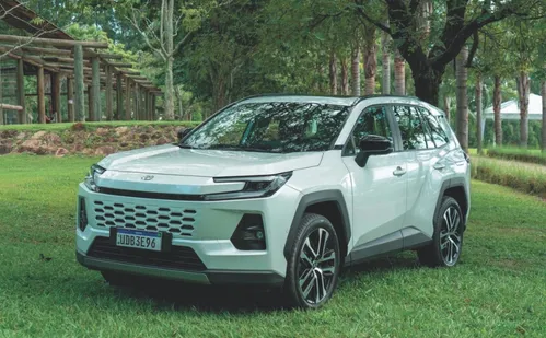 
          Imagem ilustrativa da imagem Toyota lança o seu novo RAV4 em duas versões
          