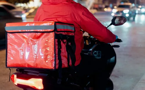 
          Imagem ilustrativa da imagem Trabalho por aplicativos: votação de novas regras esta semana
          