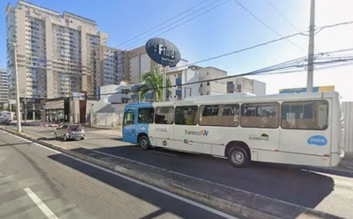 
          Imagem ilustrativa da imagem Trajeto dos ônibus vai mudar a partir de segunda na Rodovia do Sol; veja mudanças
          