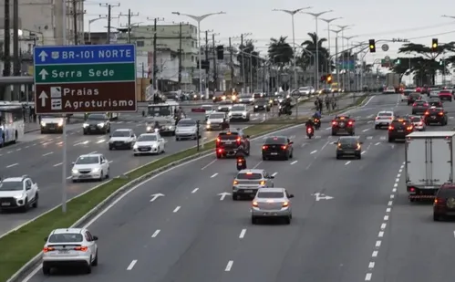 
          Imagem ilustrativa da imagem Trecho da antiga BR-101 passa a ser administrada pela Serra. Veja o que muda
          