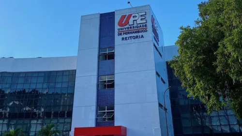 
          Imagem ilustrativa da imagem UPE abre 387 vagas com salários de até R$ 12 mil
          