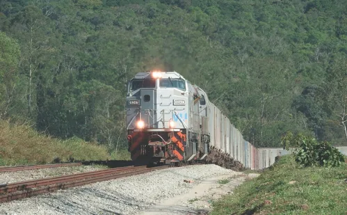 
          Imagem ilustrativa da imagem VLI anuncia investimento na Ferrovia Centro-Atlântica
          
