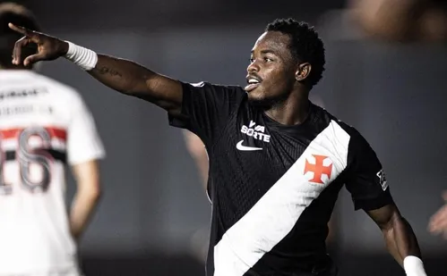 
          Imagem ilustrativa da imagem Vasco aproveita falha de Rafael, arranca virada e vence São Paulo no Rio
          