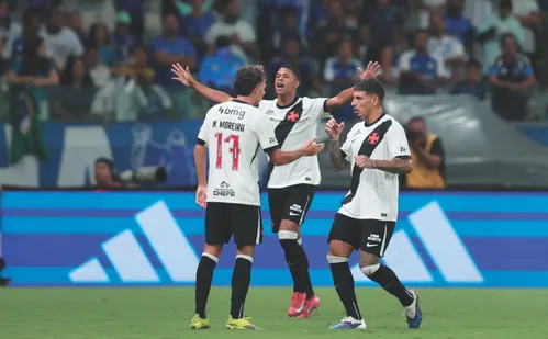 
          Imagem ilustrativa da imagem Vasco defende invencibilidade no Brasileirão fora de casa
          