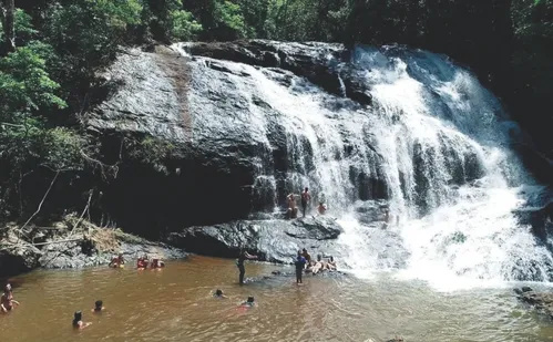 
          Imagem ilustrativa da imagem Veja como nadar e aproveitar as cachoeiras do Espírito Santo com segurança
          
