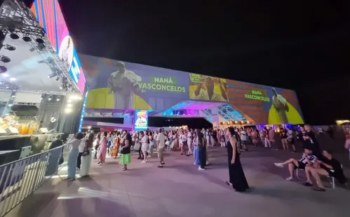 
          Imagem ilustrativa da imagem Veja imagens do segundo dia da Temporada de Abertura no Cais das Artes
          