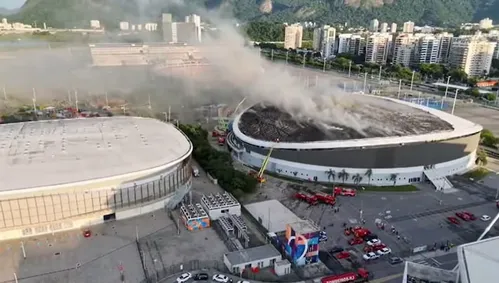 
          Imagem ilustrativa da imagem Velódromo que pegou fogo no Rio já foi atingido por vendaval, alagamento e outros 2 incêndios
          