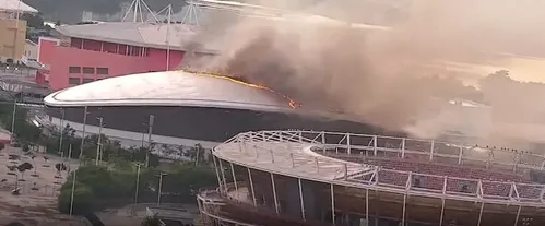 
          Imagem ilustrativa da imagem Velódromo que pegou fogo no Rio já foi atingido por vendaval, alagamento e outros 2 incêndios
          