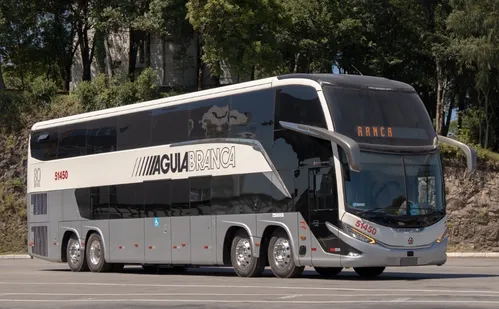 
          Imagem ilustrativa da imagem Viação Águia Branca lança ônibus retrô para celebrar os 80 anos de fundação
          