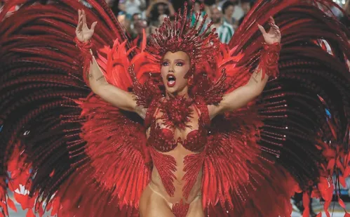 
          Imagem ilustrativa da imagem Virgínia coloca condições para se manter como Rainha de Bateria da Grande Rio
          