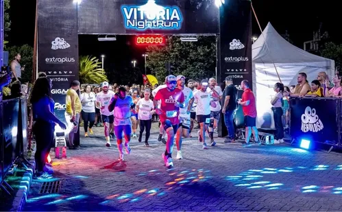 
          Imagem ilustrativa da imagem Com percursos de 5 e 10 km, Vitória Night Run está com inscrições abertas
          