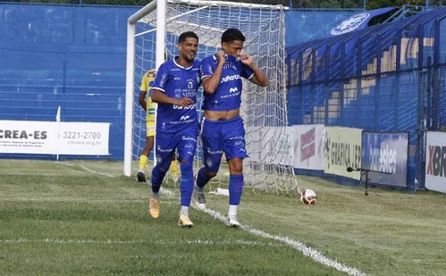 
          Imagem ilustrativa da imagem Vitória atropela e avança à semifinal do Capixabão
          