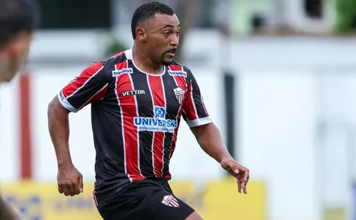 
          Imagem ilustrativa da imagem Vitória e Serra dominam seleção do Campeonato Capixaba 2026
          