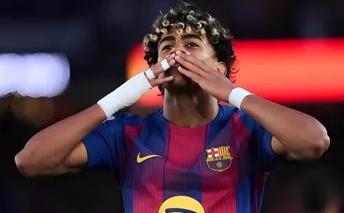 
          Imagem ilustrativa da imagem Yamal lamenta lesão às vésperas da Copa do Mundo
          