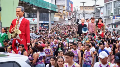 
          Imagem ilustrativa da imagem Zé Puluca atrai 8 mil foliões em Bom Conselho, no interior de Pernambuco
          