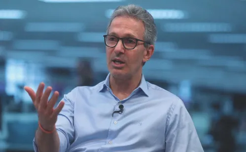 
          Imagem ilustrativa da imagem Zema critica reajuste de salários no Congresso Nacional
          