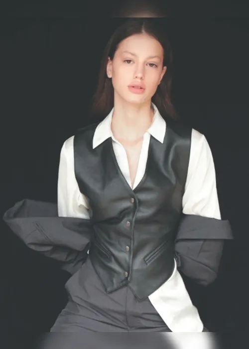 
          Imagem ilustrativa da imagem Jovens nas passarelas: eles sonham com Tóquio, Paris, Milão e Nova Iorque
          