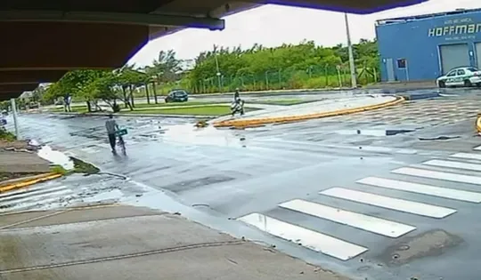 Imagem ilustrativa da imagem Restaurante destruído por avião no RS é alvo de saque: ‘Não respeitam mais nem as tragédias’