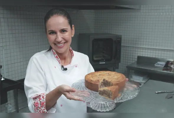 Imagem ilustrativa da imagem Aprenda a fazer uma torta de cookie crocante recheada com creme de avelã