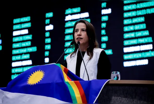 Raquel Lra esteve recentemente no plenário da Alepe para a abertura dos trabalhos da Casa em 2026