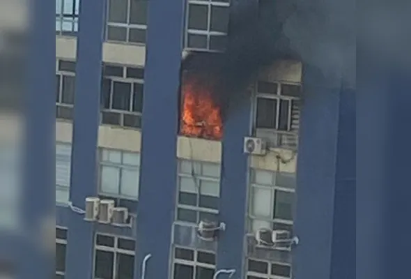 Fogo atingiu apartamento em edifício residencial na Rua Baltazar Passos, em Boa Viagem