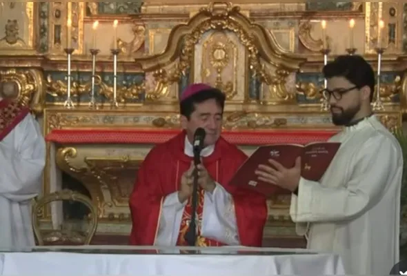 Imagem ilustrativa da imagem Fé e Tradição: Fiéis do Grande Recife celebram o Tríduo Pascal da Semana Santa