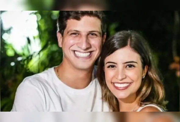 Imagem ilustrativa da imagem João Campos e Tabata Amaral oficializam união em cerimônia na Praia dos Carneiros