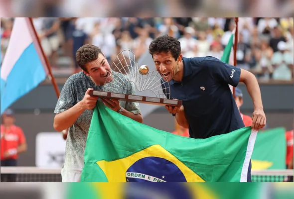 Imagem ilustrativa da imagem João Fonseca e Marcelo Melo conquistam o título do Rio Open