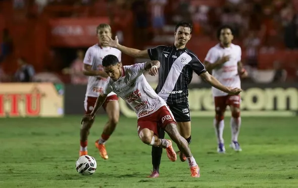 Imagem ilustrativa da imagem Náutico vence a Ponte Preta nos Aflitos e entra na briga do G4 da Série B