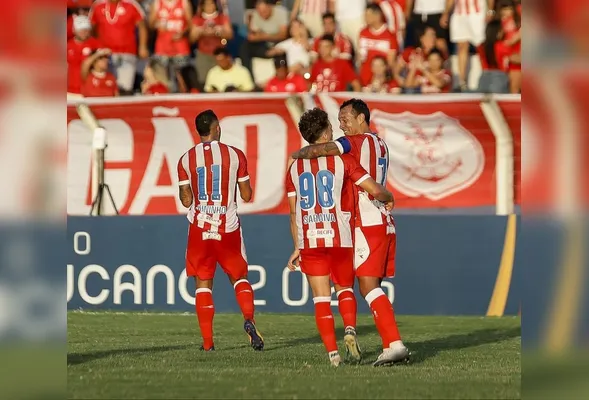 Imagem ilustrativa da imagem Náutico vence o Vitória fora de casa e consolida liderança isolada do Pernambucano