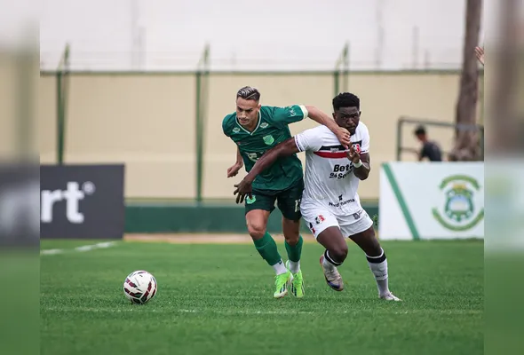 Imagem ilustrativa da imagem Santa Cruz empata com o Floresta e se mantém na vice-liderança da Série C