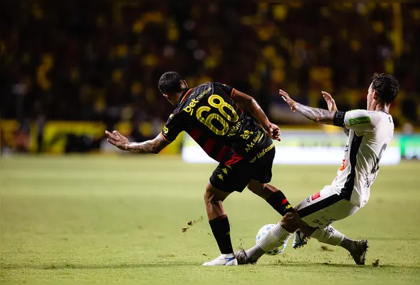 Imagem ilustrativa da imagem Sport cai na Ilha: Athletic-MG vence por 3 a 1 e elimina o Leão da Copa do Brasil