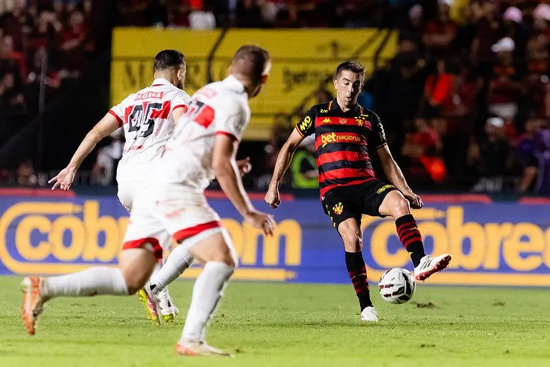 Imagem ilustrativa da imagem Sport perde para o CRB e desperdiça chance de assumir a liderança da Série B
