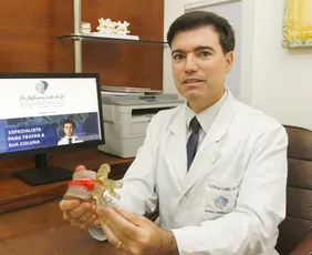 Imagem ilustrativa da imagem Cirurgia por vídeo trata hérnia de disco com menos dor