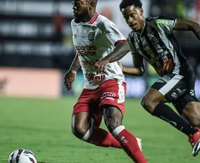 Imagem ilustrativa da imagem Com golaço de Vitor Andrade, Náutico vence o Athletic e ganha fôlego na Série B