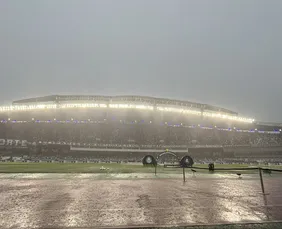 Imagem ilustrativa da imagem Dilúvio em Belém atrasa início de jogo entre Remo e Palmeiras